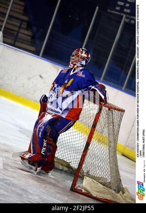 HOCKEY SUR GLACE - JEU D'EXPOSITION POUR LES ENFANTS DE L'HÔPITAL NECKER - ASNIERES (FRA) - 23/05/2007 - PHOTO: CATHERINE STEENKESTE / DPPI CRISTOBAL HUET (FRA) Banque D'Images