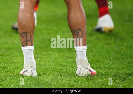Bruno Peres de Roma montre son tatouage pendant l'échauffement avant le championnat italien Serie UN match de football entre AS Roma et ACF Fiorentina le 1er novembre 2020 au Stadio Olimpico à Rome, Italie - photo Federico Proietti / DPPI Banque D'Images