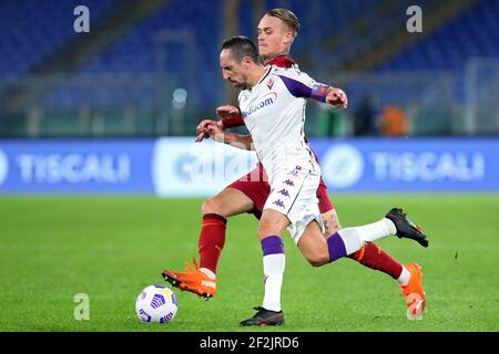 Franck Ribery de Fiorentina vies pour le ballon avec Rick Karsdorp de Roma pendant le championnat italien Serie UN match de football entre AS Roma et ACF Fiorentina le 1er novembre 2020 au Stadio Olimpico à Rome, Italie - photo Federico Proietti / DPPI Banque D'Images