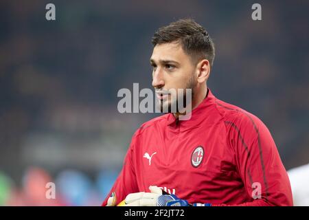 Gianluigi Donnarumma de l'AC Milan se réchauffe avant le championnat italien Serie UN match de football entre l'AC Milan et SPAL le 29 décembre 2018 au stade San Siro à Milan, Italie - photo Morgese - Rossini / DPPI Banque D'Images