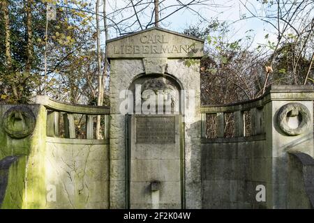 Berlin, cimetière juif Berlin Weissensee, champ L4, complexe de sépultures Art nouveau, enterrement héréditaire Carl Liebermann Banque D'Images