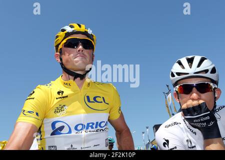 CYCLISME - UCI WORLD TOUR - TOUR DE FRANCE 2013 - ÉTAPE 6 - Aix-en-Provence - Montpellier (176 km) - 04/07/2013 - PHOTO MANUEL BLONDEAU / DPPI - PETER SAGAN DE SLOVAQUIE ET L'ÉQUIPE CANNONDALE (JERSEY VERT) SIMON GERRANS D'AUSTRALIE ET L'ÉQUIPE ORICA-GREENEDGE (JERSEY JAUNE) ET MICHAL KWIATKOWSKI DE POLOGNE ET L'ÉQUIPE OMEGA PHARMA-QUICK STEP (JERSEY BLANC) SONT ILLUSTRÉS SUR LA LIGNE DE DÉPART Banque D'Images