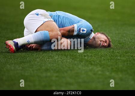Ciro immobile du Latium réagit après avoir été blessé pendant le championnat italien Serie UN match de football entre SS Lazio et ACF Fiorentina le 6 janvier 2021 au Stadio Olimpico à Rome, Italie - photo Federico Proietti / DPPI Banque D'Images