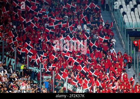 Bayer Leverkusen fans lors du match de football de l'UEFA Champions League, Groupe D entre Juventus et Bayer Leverkusen le 1er octobre 2019 au stade Allianz à Turin, Italie - photo Alessio Morgese - Luca Rossini / DPPI Banque D'Images