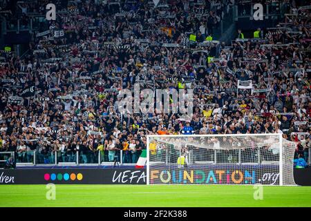 Juventus fans lors de l'UEFA Champions League, match de football du Groupe D entre Juventus et Bayer Leverkusen le 1er octobre 2019 au stade Allianz à Turin, Italie - photo Alessio Morgese - Luca Rossini / DPPI Banque D'Images
