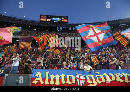 Match de football de championnat espagnol 2013-2014 entre le FC Barcelone et Real Sociedad le 24 septembre 2013 à Barcelone, Espagne - photo Manuel Blondau / AOP Press / DPPI - supporters photographiés avant le match Banque D'Images