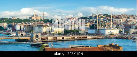 Vue sur la ville d'Istanbul avec vue sur le Golden Horn baie Banque D'Images