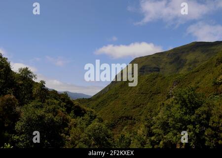 La montagne et le ciel sur l'île de Madère Banque D'Images