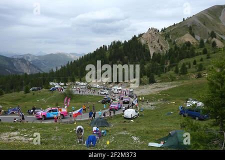 La caravane publicitaire est photographiée au Col d'Izoard pendant le Tour de France, UCI World Tour 2014, Stage 14, Grenoble - Risoul (177 km), le 19 juillet 2014 - photo Manuel Blondau / AOP Press / DPPI Banque D'Images