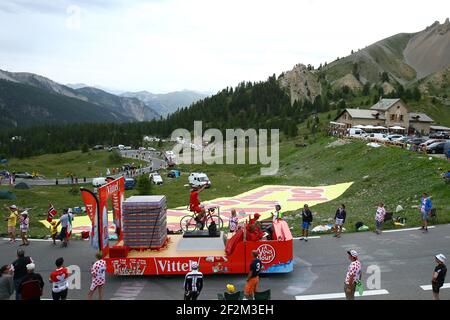 La caravane publicitaire est photographiée au Col d'Izoard pendant le Tour de France, UCI World Tour 2014, Stage 14, Grenoble - Risoul (177 km), le 19 juillet 2014 - photo Manuel Blondau / AOP Press / DPPI Banque D'Images