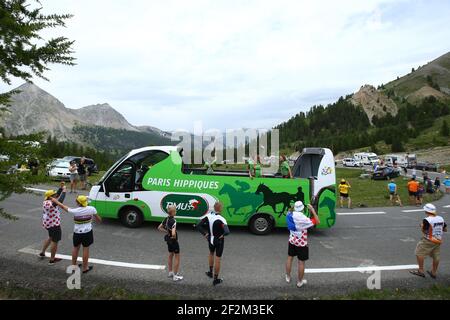 La caravane publicitaire est photographiée au Col d'Izoard pendant le Tour de France, UCI World Tour 2014, Stage 14, Grenoble - Risoul (177 km), le 19 juillet 2014 - photo Manuel Blondau / AOP Press / DPPI Banque D'Images