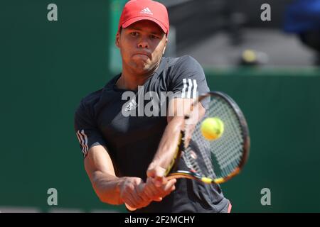 JO-Wilfried Tsonga de France en action contre Jan-Lennard Struff d'Allemagne pendant le ATP Monte-Carlo Rolex Masters 2015, au Monte-Carlo Country Club de Roquebrune-Cap-Martin, France, le 14 avril 2015. Photo Manuel Blondau / AOP PRESSE / DPPI Banque D'Images