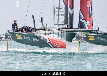 Emirates Team New Zealand lors du match Louis Vuitton America's Cup 2017, Defenders Emirates Team New Zealand broshed by Peter Burling vs Challengers Oracle Team USA skipped by Jimmy Spithill, Day 1, 17 juin 2017, à Hamilton, Bermudes, photo Christophe Favreau / DPPI Banque D'Images