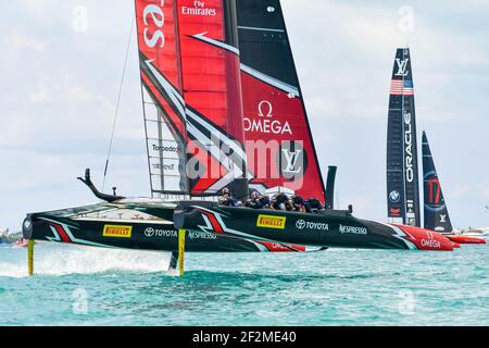 Emirates Team New Zealand lors du match Louis Vuitton America's Cup 2017, Defenders Emirates Team New Zealand broshed by Peter Burling vs Challengers Oracle Team USA skipped by Jimmy Spithill, Day 1, 17 juin 2017, à Hamilton, Bermudes, photo Christophe Favreau / DPPI Banque D'Images