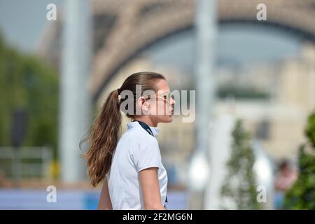 Princesse Charlotte Casiraghi pendant le saut des Longines Paris Eiffel , Tour des champions mondiaux - champs de Mars , Paris Tour Eiffel (Tour Eiffel), à Paris, France, le 3 juillet 2015 - photo Christophe Bricot / DPPI Banque D'Images