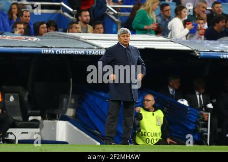 L'entraîneur-chef Mircea Lucescu de Shakhtar Donetsk pendant le groupe de la Ligue des champions de l'UEFA UN match de football entre le Real Madrid CF et le FC Shakhtar Donetsk le 15 septembre 2015 au stade Santiago Bernabeu de Madrid, Espagne.photo: Manuel Blondau/AOP.Press/DPPI Banque D'Images