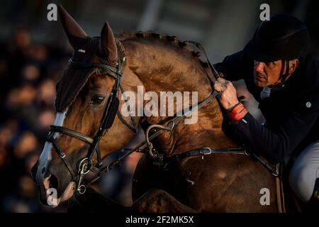 Jérôme HUREL à cheval URANO pendant le spectacle du Château de Versailles saut aux écuries des rois, le 5 mai 2017, à Versailles, France - photo Christophe Bricot / DPPI Banque D'Images