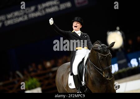 Isabell WERTH (GER) à cheval WEIHEGOLD OLD pendant les finales de la coupe du monde FEI à l'Hôtel Accor Arena - avril 11-15, le 14 avril 2018, à Paris, France - photo Christophe Bricot / DPPI Banque D'Images