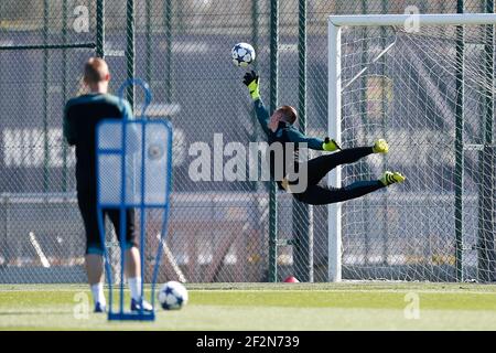 Le gardien de but allemand de Barcelone, Marc Andre Ter Stegen, se réchauffe lors de l'entraînement de pré-match et de la conférence de presse avant le match de football de l'UEFA Champions League entre le FC Barcelone et Paris Saint-Germain le 7 mars 2017 à Barcelone, Espagne - photo Benjamin Cremel / DPPI Banque D'Images