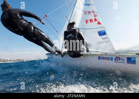 VOILE - 470 FORMATION - MARSEILLE (FRA) - 18/02/2011 - PHOTO : CHRISTOPHE LAUNAY / DPPI - INGRID PETITJEAN ET NADEGE DOUROUX (FRA) Banque D'Images