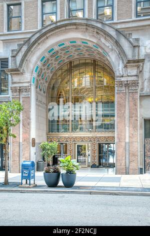 Le terminal Dixie de Cincinnati, construit en 1921 et conçu par Frederick W Garber, abritait à l'origine un terminal de tramway, et plus tard un terminal de bus, plus Banque D'Images