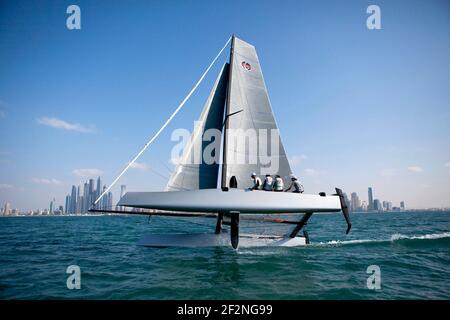 VOILE - LA GRANDE COUPE 32 - DUBAÏ (eau) - 19/11/2012 - PHOTO CHRISTOPHE LAUNAY / DPPI - la GC32 est le design unique du circuit de course de la Grande coupe à partir de 2013. Associant une faible résistance à la traîne à double S feuilles incurvées à un moment de redressement élevé et une vaste zone de navigation, la GC32 peut atteindre 30 nœuds et plus. La GC32 est la seule conception du circuit Great Cup Racing à partir de 2013. Banque D'Images