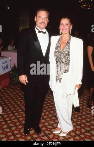 Stacy Keach et Malgosia Tomassi 1988 crédit: Ralph Dominguez/MediaPunch Banque D'Images