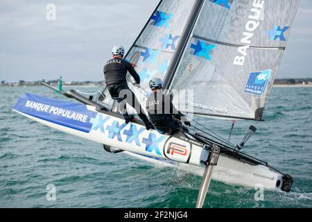 Armel le Cleac'h et Kevin Escoquier de l'équipe de voile de la Banque populaire et du Flying Phantom, le Flying Phantom est une nouvelle génération de catamarans à voile de Martin Fisher, à Lorient, France, le 2015 décembre, photo Christophe Launay / DPPI Banque D'Images