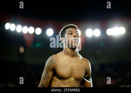 Le défenseur français de Paris Saint-Germain, Presnel Kimpembe, marche pendant le match de football du championnat français L1 entre Paris Saint-Germain (PSG) et Toulouse, le 20 août 2017, au Parc des Princes, à Paris, France - photo Benjamin Cremel / DPPI Banque D'Images