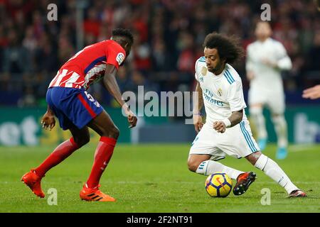 Le défenseur brésilien du Real Madrid Marcelo dribbles lors du championnat espagnol de football Liga match entre Atletico Madrid et Real Madrid le 18 novembre 2017 au Wanda Metropolitano à Madrid, Espagne - photo Benjamin Cremel / DPPI Banque D'Images