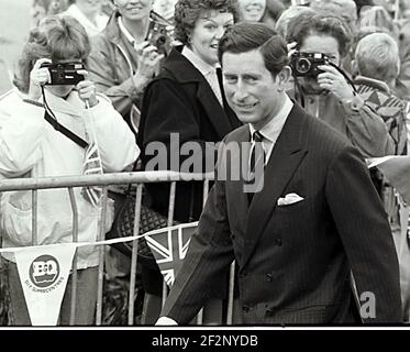 LE PRINCE CHARLES LORS DE SA VISITE À PORTSMOUTH. PIC MIKE WALKER 1981 Banque D'Images