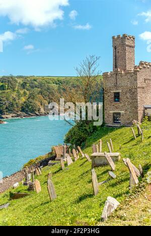 Le château de Dartmouth qui garde l'embouchure de l'estuaire de la Dart à Devon, en Angleterre Banque D'Images