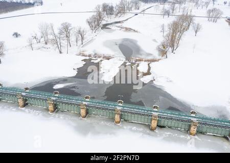 L'Allemagne, Saxe-Anhalt, Pretzien, a classé le Woir de Pretziener, lorsqu'il a été achevé en 1875, la plus grande défense de fusil en Europe, protège aujourd'hui les villes de Magdebourg, Schönebeck et les communautés environnantes des dangers d'une inondation d'Elbe. Banque D'Images