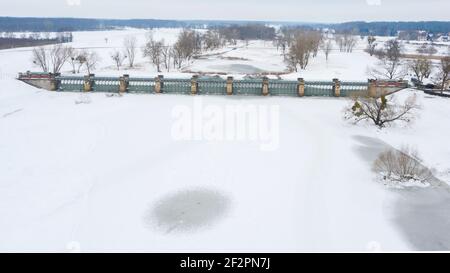 L'Allemagne, Saxe-Anhalt, Pretzien, a classé le Woir de Pretziener, lorsqu'il a été achevé en 1875, la plus grande défense de fusil en Europe, protège aujourd'hui les villes de Magdebourg, Schönebeck et les communautés environnantes des dangers d'une inondation d'Elbe. Banque D'Images
