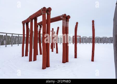 Allemagne, Saxe-Anhalt, Pömmelte, sanctuaire couvert de neige, fossé circulaire, Également connu sous le nom de Stonehenge allemand par les archéologues. Banque D'Images