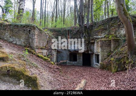 Le réseau de l'homme a fait des grottes calcaires à Vic-sur-Aisne Ont été utilisés par les troupes comme abri pendant la Grande Guerre Banque D'Images