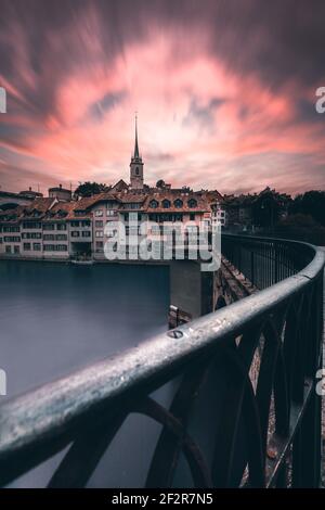 Soirée d'été coucher de soleil avec ciel coloré, Berne, UNESCO, Suisse Banque D'Images