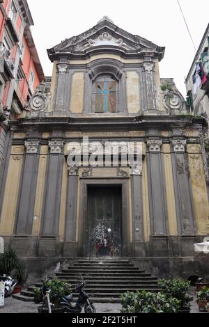 Napoli - Facciata della Chiesa di Sant'Aspreno ai Crociferi Banque D'Images