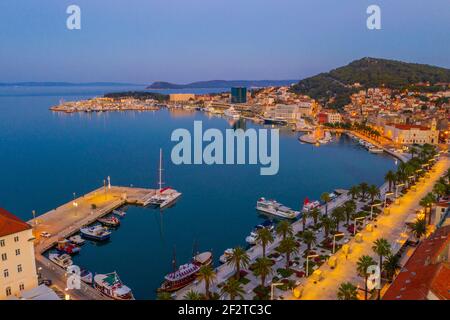 Vue aérienne au lever du soleil sur la promenade Riva à Split, Croatie Banque D'Images