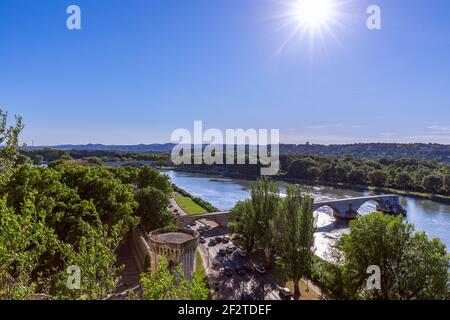 Pont historique Saint Benezet sur le Rhône à Avignon ville Banque D'Images