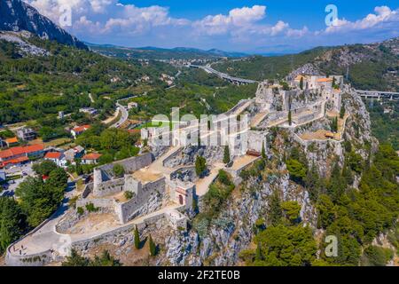 Vue aérienne de la forteresse de Klis près de Split, Croatie Banque D'Images