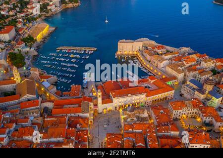 Bateaux amarrés dans le vieux port de Dubrovnik, Croatie Banque D'Images