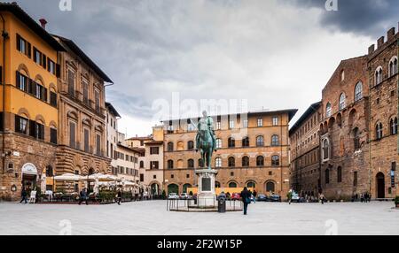 Statue équestre du Duc de Florence et I Grand Duc de Toscane Cosimo I de Medici sur la Piazza della Signoria à Florence en Toscane, Italie Banque D'Images