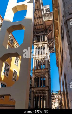 Ascenseur typique et unique de Santa Justa à Lisbonne, Portugal Banque D'Images