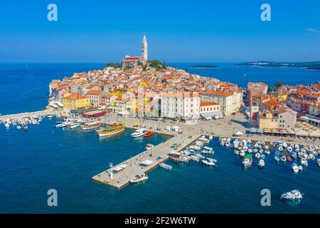 Vue aérienne de la ville croate de Rovinj Banque D'Images