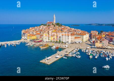 Vue aérienne de la ville croate de Rovinj Banque D'Images