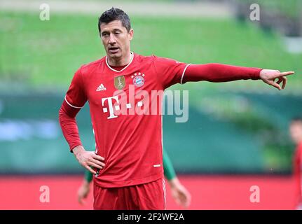 Ville de Brême, Allemagne. 13 mars 2021. Firo: 13.03.2021 Soccer, 1er Bundesliga, saison 2020/2021, SV Werder Bremen SVW - FCB FC Bayern Munich Muenchen Robert Lewandowski (Bayern) crédit: Tim Groothuis/Witters/via firosportphoto | usage dans le monde entier/dpa/Alay Live News Banque D'Images