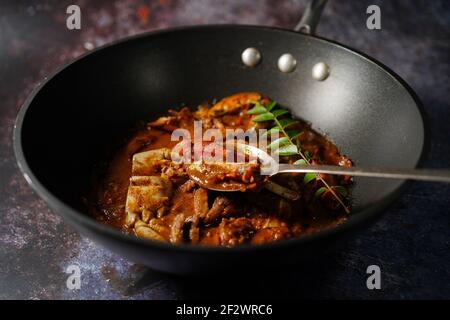 Curry de crabe de Kerala fait maison / crabes de Masala, concentration sélective Banque D'Images