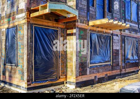 restauration d'une ancienne maison en bois par numérotation, démontage, montage et remplacement des éléments endommagés Banque D'Images