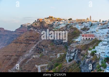 Vue aérienne au lever du soleil de Thira/Fira, Santorin, Grèce Banque D'Images